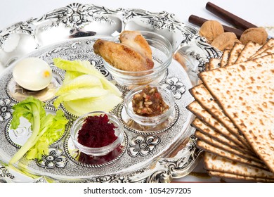 9,092 Seder plate Images, Stock Photos & Vectors | Shutterstock