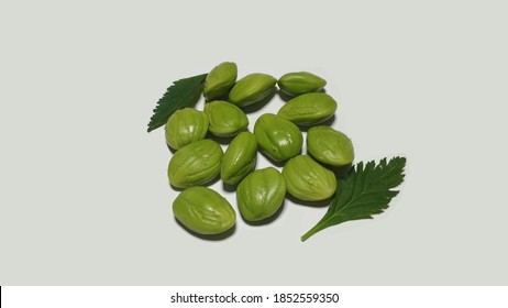 Petai fruit, pete or mlanding (Parkia speciosa), the petai-petai (Mimosoideae), fresh green petai fruit