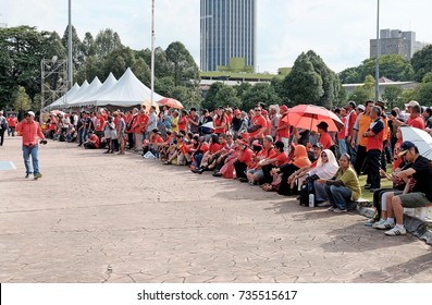 PETALING JAYA, MALAYSIA - OCT 14, 2017: Protesters At The Malaysia Anti-kleptocracy Rally Organized By Pakatan Harapan Political Coalition In Padang Timur, PJ, Malaysia.