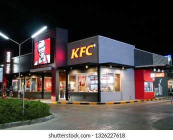 PETCHABURI,THAILAND-23 FEBRUARY 2019:Exterior Of Kentucky Fried Chicken (KFC) Restaurant In Front Of Robinson Lifestyle Petchaburi At Night.