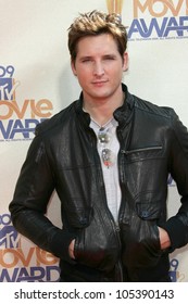 Peter Facinelli At The 2009 MTV Movie Awards Arrivals. Gibson Amphitheatre, Universal City, CA. 05-31-09