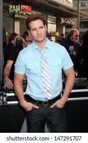 Peter Facinelli  Arriving At The 