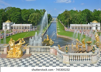 Peterhof. The Grand Canal