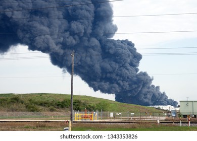  Petrochemical Fire. A Plume Of Smoke Rises From A Petrochemical Fire At The Intercontinental Terminals Company, In Deer Park, Houston, Texas, US