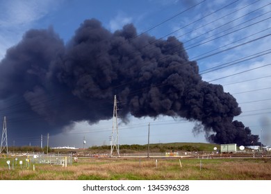  Petrochemical Fire. A Plume Of Smoke Rises From A Petrochemical Fire At The Intercontinental Terminals Company, In Deer Park, Houston, Texas, US