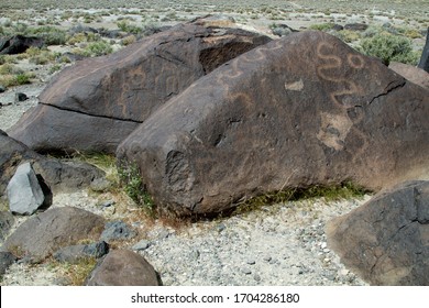 Petroglyph, 500-2,500 Years Old, On Boulder At Grimes Point, Public Trail On BLM Land In Northern Nevada.