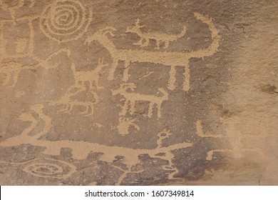 Petroglyphs and ruins at Un Vida, ancient Chacoan dwelling site in New Mexico