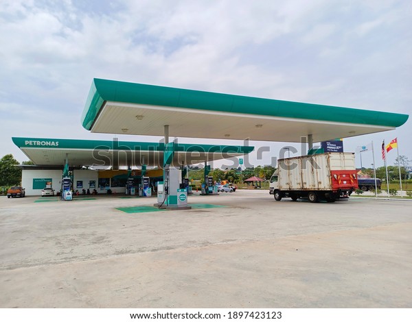 Petronas Oil Station Rawang Selangor 18 Stock Photo 1897423123 ...