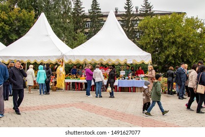 Petropavlovsk, Kazakhstan - August 30, 2019: Kazakhstan marks Constitution Day. People in national costumes, holiday festivities. - Shutterstock ID 1491627077