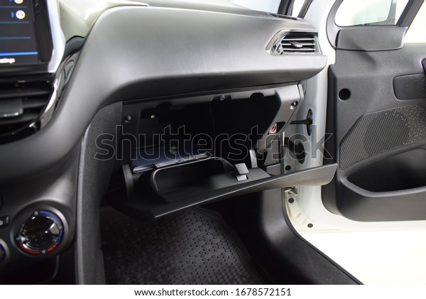 Peugeot 208 1.2L Pure Tech 2018\
Cockpit  interior  \
details  inside  car