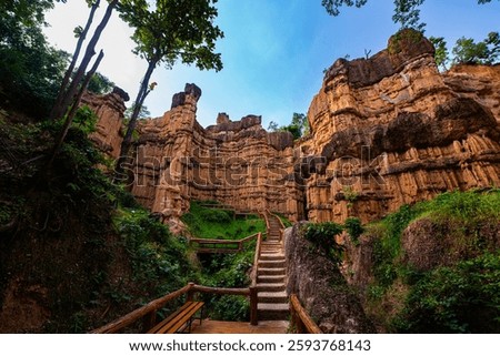 Pha Chor Canyon was created after Ping River changed its course many years ago. The passing of time can change the topography of a place and can create strange sights. 