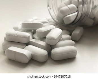 Pharmaceutical medicine pills, tablets and bottle