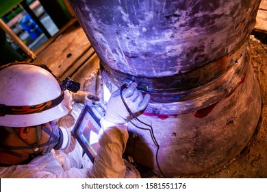 Phased array (PAUT), acoustic testing to check for imperfections or faults in external steel pipe welding And measure the size of the pocket. - Shutterstock ID 1581551176
