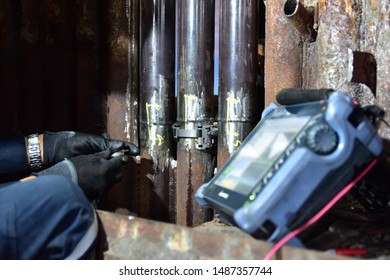 Phased Array Ultrasonics (PAUT) inspect the welding of water tube in power plant. Focus inspection area. - Shutterstock ID 1487357744