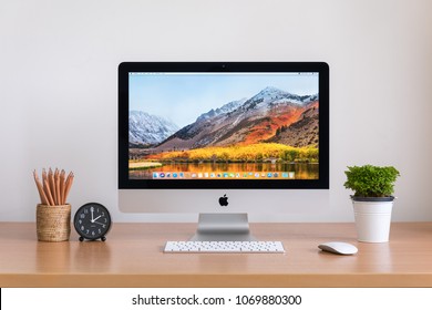 Imac Desktop Screen Images Stock Photos Vectors Shutterstock