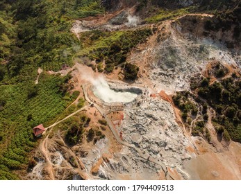 The Phenomenon Of Sekidang Crater, Dieng, Wonosobo