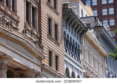 Philadelphia City Street View. Downtown Philadelphia - Chestnut Street.