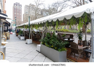 Philadelphia, PA - March 26 2021: An Empty Outdoor Restaurant In Rittenhouse Square During Covid Outbreak. Restaurants Started Serving Meals Outdoors Due To Pandemic Dining Rules.