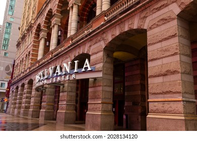 Philadelphia, Pa. USA, Aug. 20, 2021: Entrance To The Pennsylvania Convention Center, Philadelphia, Pa. USA. Aug. 20, 2021 In Philadelphia, Pa. USA