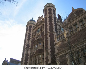 Philadelphia, USA - Dec 23 2005: The Historic Building In The Campus Of University Of Pennsylvania, Which Is A Top Notch Business School In The World.