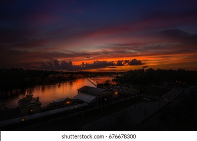 Philadelphia's Schuylkill River At Dusk