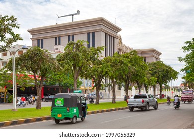 Phnom Penh, Cambodia - August 26 2018: The Office Of The Prime Minister Of Cambodia, Also Known As The Peace Palace, Is The Principal Workplace Of The Prime Minister Of Cambodia.