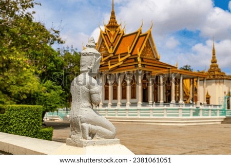 Phnom Penh Royal palace and square