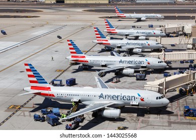 22.373 American Airlines Bilder, Stockfotos und Vektorgrafiken