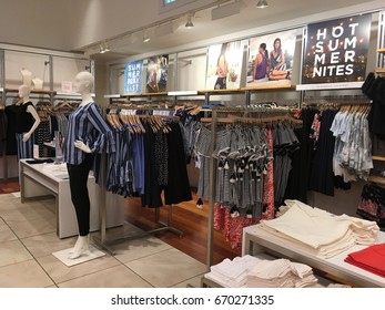 loft clothing store