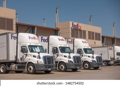 Fedex Truck Images Stock Photos Vectors Shutterstock