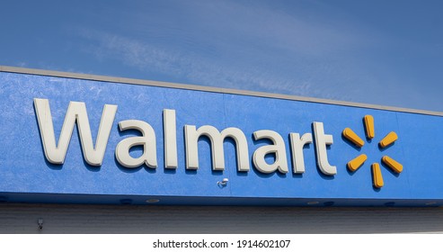 Phoenix,Az-USA-1.18.21:  Walmart, In Partnership With The CDC Have 1000 Stores Offering COVID Vaccine As Part Of The Federal Retail Pharmacy Program.