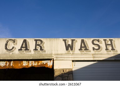Photo of an abandoned car wash, Raymond, Washington.