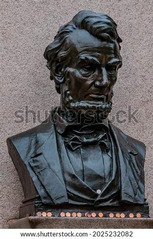 Photo of Abraham Lincoln’s Gettysburg Address Memorial, Gettysburg National Cemetery, Pennsylvania USA