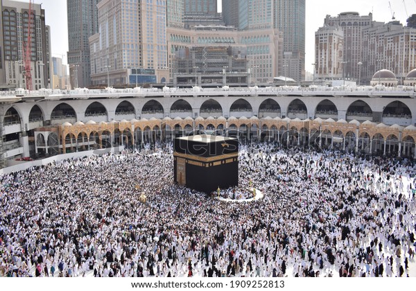 photo of the\
atmosphere of the Umrah congregation worshiping near the Ka\'bah.\
Mecca, Saudi Arabia. 17 January\
2020