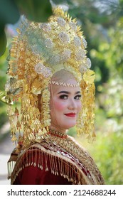 Photo Of A Bride And Groom Before A Wedding Reception Wearing Traditional Minangkabau Clothes In Payakumbuh Indonesia In December 2021