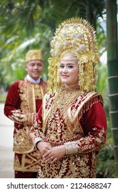 Photo Of A Bride And Groom Before A Wedding Reception Wearing Traditional Minangkabau Clothes In Payakumbuh Indonesia In December 2021