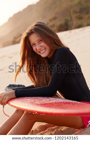 lesbians dark haired leash Gangbang train girl men