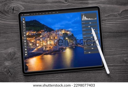 Photo editor user interface on digital tablet