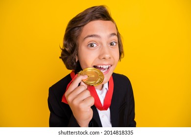 113 First tooth medal Images, Stock Photos & Vectors | Shutterstock