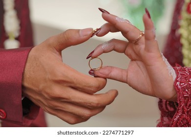 photo genic wedding photo detail wedding photo ring weding