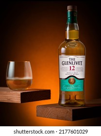 Photo of a Glenlivet whiskey bottle