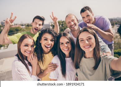 Photo Group Of Young Cheerful Positive Excited Happy Smiling Good Mood People Hanging Out On Rooftop Take Selfie Outdoors