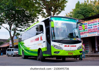 50 Maju Bus Images, Stock Photos & Vectors | Shutterstock