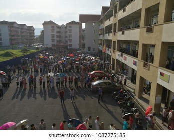 Photo Of Malaysian People Queing For Voting In Malaysian General Election.  Photo Taken In Kuala Lumpur, Malaysia On 9 May 2018.