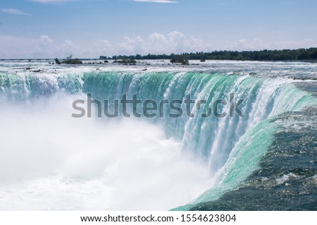 Photo of the Niagra Falls in Canada during summer