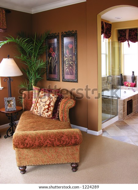 Photo Nicely Decorated Master Bedroom Bathroom Stock Photo