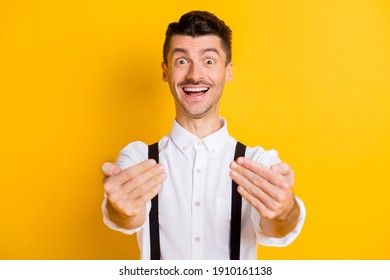 Photo Portrait Of Happy Man Showing Come On Hands Forward Meeting Staring Smiling Isolated On Vivid Yellow Color Background