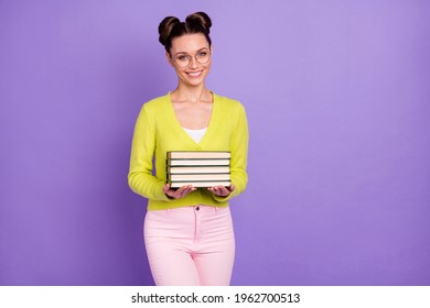 Photo portrait of woman in green cardigan keeping book pile in library university isolated on pastel violet color background copyspace