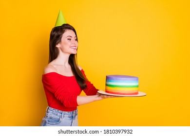 16,641 Giving cake Images, Stock Photos & Vectors | Shutterstock