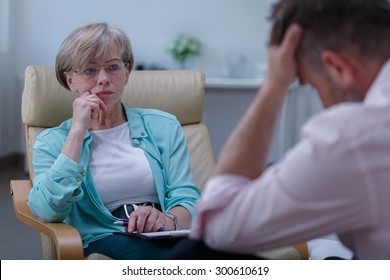 19,607 Therapist Listening Images, Stock Photos & Vectors | Shutterstock